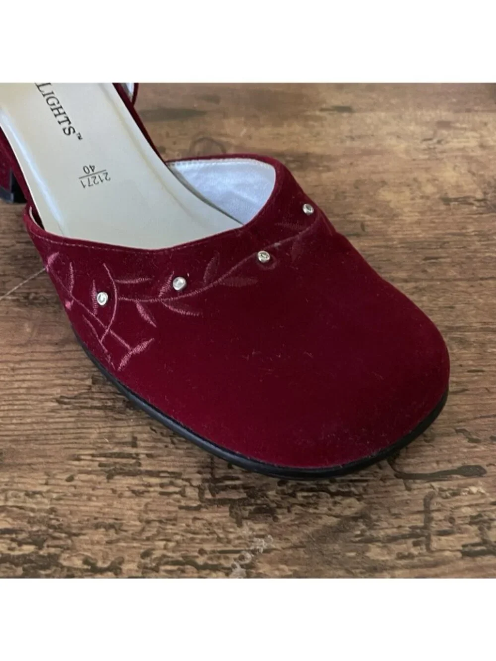Vintage 90s Womens Mary Jane Heels Sz 7.5 Red Velvet Embroidered Whimsigoth